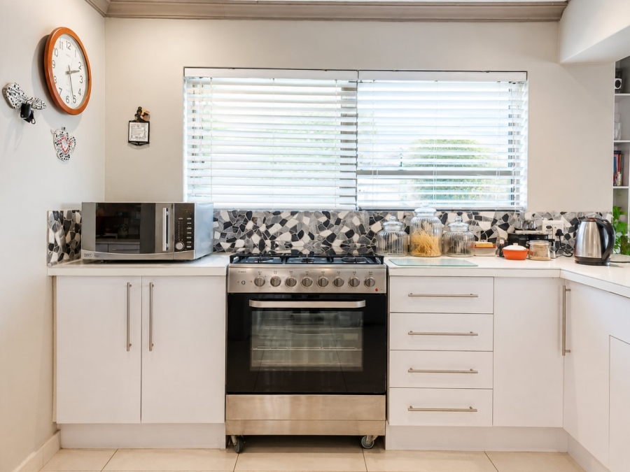 3 Bedroom Property for Sale in Reebok Western Cape